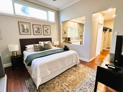 Mosman Park Prestige - Schoolies Week Accommodation 3