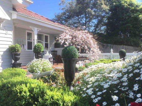 Newport Cottage, 5 Guests 7 Days Min - Schoolies Week Accommodation 0