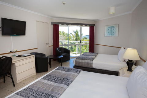 Ocean International Hotel - Schoolies Week Accommodation 2