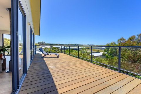 Ocean & Country Views, Spa, Pets Welcome, Fireplace - Your Ocean Oasis 10 Minutes To Phillip Island - Schoolies Week Accommodation 2