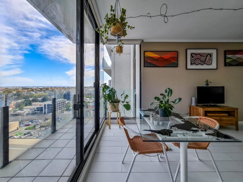 Ocean View Apartment Close To CBD With Indoor Pool. - Schoolies Week Accommodation 0