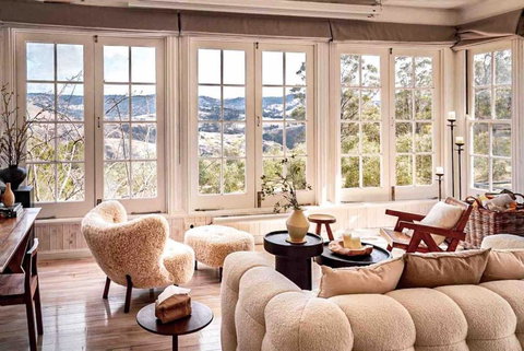 Olive Hill Spa, Views & Home Cinema - Schoolies Week Accommodation 3