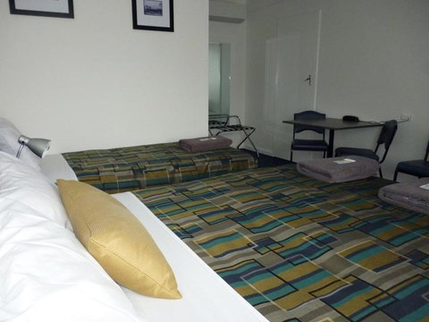 Otway Gate Motel - Schoolies Week Accommodation 1