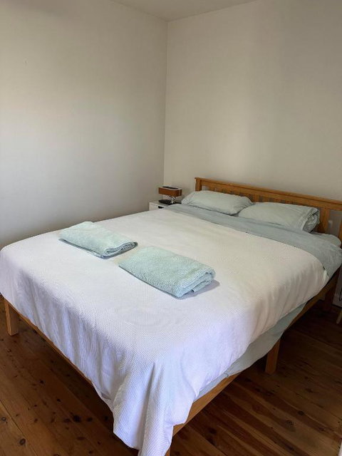One Bedroom CBD Unit, Walk To Beaches & Cafes - Schoolies Week Accommodation 1