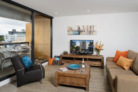 Park Avenue - IKON Glen Waverley - Schoolies Week Accommodation 0
