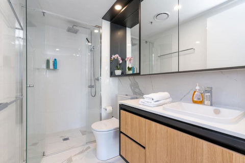 Park Avenue Apt In The Heart Of The City - Schoolies Week Accommodation 3