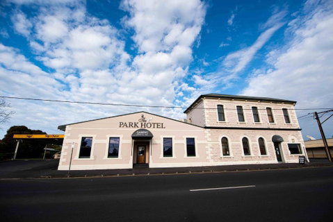 Park Hotel - Schoolies Week Accommodation 0