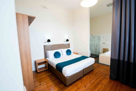 Park Hotel - Schoolies Week Accommodation 3