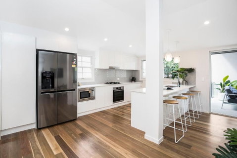 Park Avenue Terrace House Sleeps 9 - Schoolies Week Accommodation 1