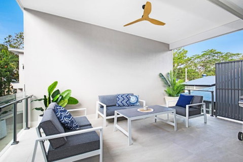 Park Avenue Terrace House Sleeps 9 - Schoolies Week Accommodation 3