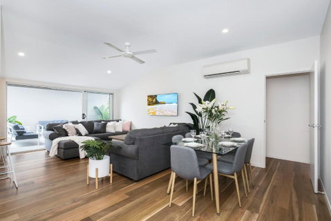 Park Avenue Terrace House Sleeps 9 - Schoolies Week Accommodation 2