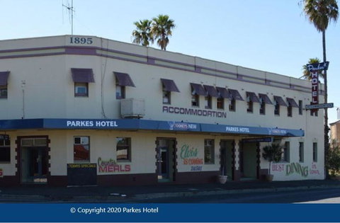 Parkes Hotel - Schoolies Week Accommodation 0