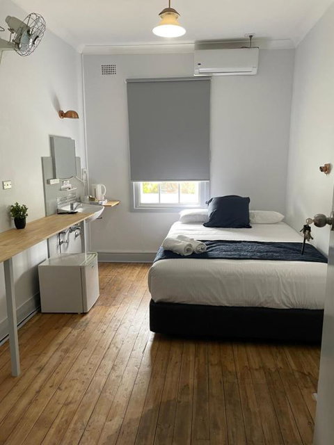 Parkes Hotel - Schoolies Week Accommodation 3