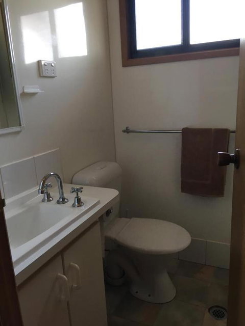 Parkes Country Cabins - Schoolies Week Accommodation 1