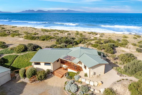 Peace & Plenty - Schoolies Week Accommodation 0