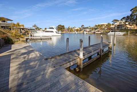 Pelican Brief - Schoolies Week Accommodation 2