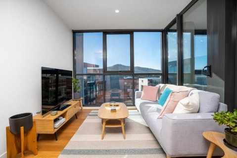 Perfectly Located 1BR BA Apartment - Schoolies Week Accommodation 0