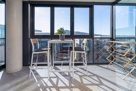 Perfectly Located 1BR BA Apartment - Schoolies Week Accommodation 1
