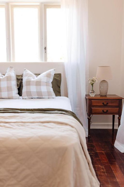 Pet Friendly Family Home In Bluff Point - Schoolies Week Accommodation 3