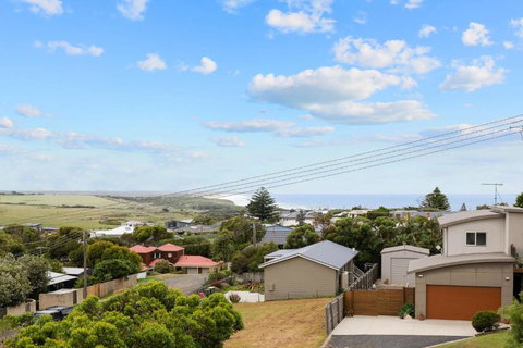 Peppermint Lookout - Schoolies Week Accommodation 0