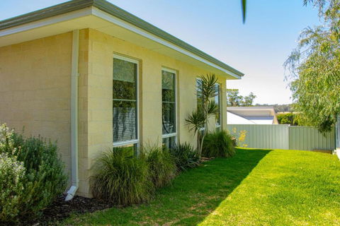 Peppermint Rise - Schoolies Week Accommodation 1