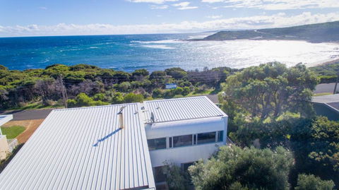 Percy Street I Private Properties - Schoolies Week Accommodation 0