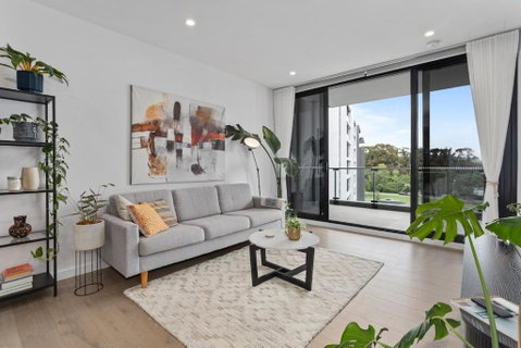 Perfect Location With 5 Star Amenities - Schoolies Week Accommodation 0