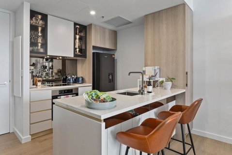Perfect Location With 5 Star Amenities - Schoolies Week Accommodation 3