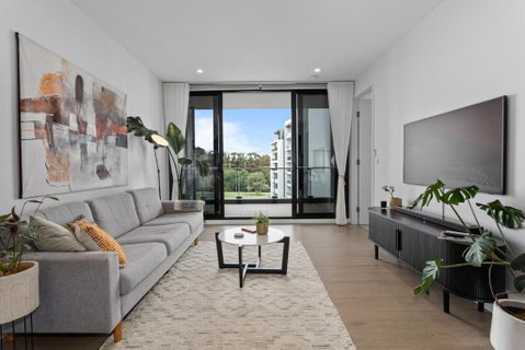 Perfect Location With 5 Star Amenities - Schoolies Week Accommodation 1