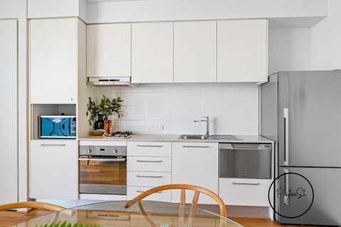 Perfect Penthouse - WiFi Included - Schoolies Week Accommodation 3