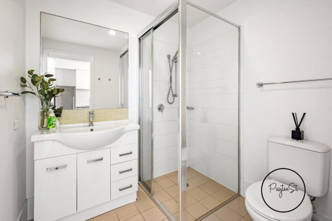 Perfect Penthouse - WiFi Included - Schoolies Week Accommodation 1