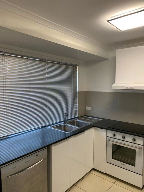 Pets Welcome Central And Convenient - Schoolies Week Accommodation 1