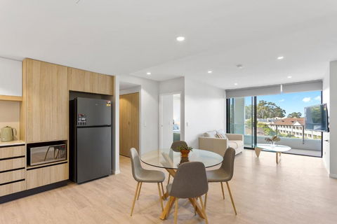 Pinnacle On The Park - Schoolies Week Accommodation 0