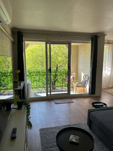 Plush 2 Bedroom Apartment Kingston - Schoolies Week Accommodation 2