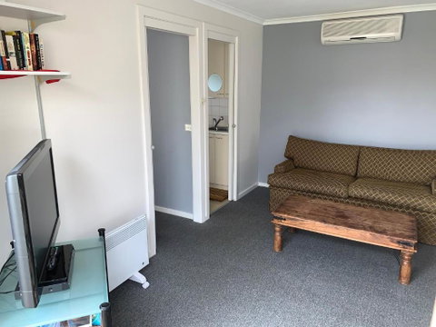 Portarlington Holiday Apartment - Schoolies Week Accommodation 2