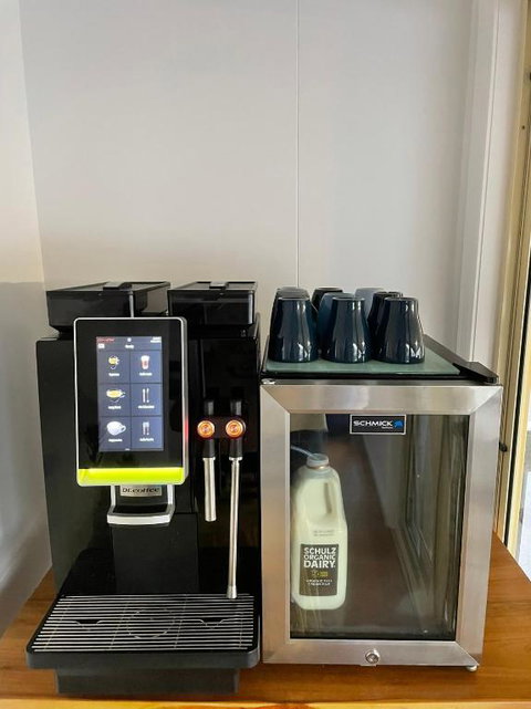 Portside Motel - Schoolies Week Accommodation 1