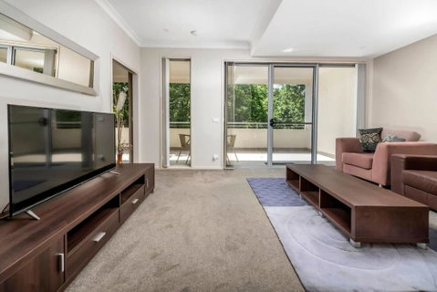 Quiet Apartment In Braddon ACT - Schoolies Week Accommodation 3