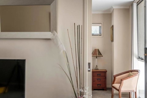 Quiet Apartment In Braddon ACT - Schoolies Week Accommodation 1