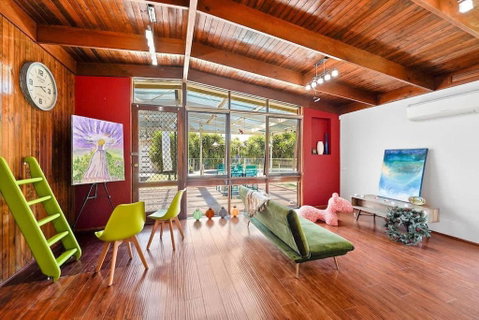 Prime Glen Huntly Beauty - 4BR Family Home W Pool - Schoolies Week Accommodation 3