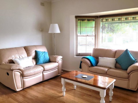 Prospect Place - Schoolies Week Accommodation 0