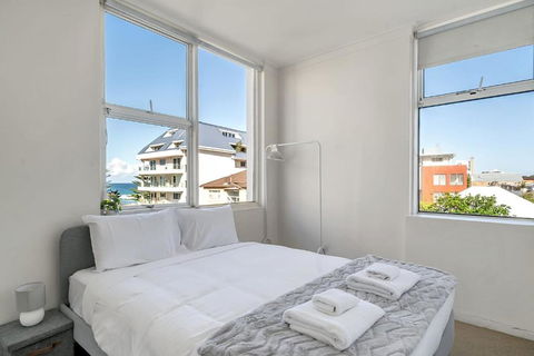 Quaint 1BD On The Doorstep Of Manly Beach - Schoolies Week Accommodation 1