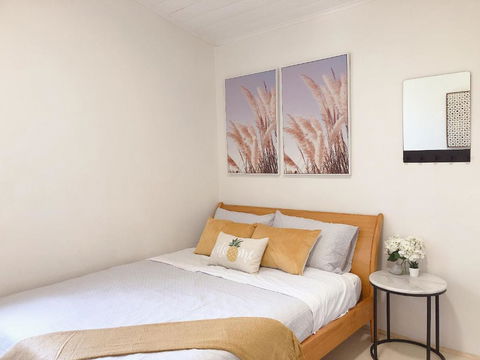 Quaint Double Or Queen Room - Mins To Stations&UNSW - Shared Bathroom - Schoolies Week Accommodation 0