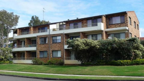 Quality Beachside Holiday - Schoolies Week Accommodation 0