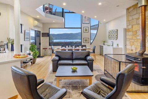 Quarry Hill Lookout - Schoolies Week Accommodation 1