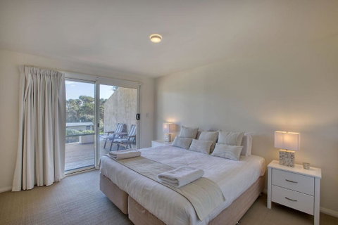 Quarterdeck Apartment - Schoolies Week Accommodation 2