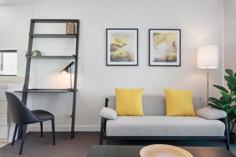 Quattro Apartments - Schoolies Week Accommodation 3