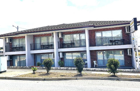 Rainbow Motel Queanbeyan - Schoolies Week Accommodation 2