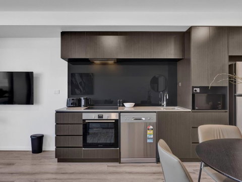 Rambla @ Berwick House - Schoolies Week Accommodation 3