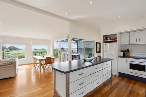 Range View House 23 Bristow Smith Ave Goolwa South-No Linen Included - Schoolies Week Accommodation 0