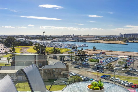Astra Apartments Newcastle - Schoolies Week Accommodation 0